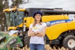 Jesica-Olivo-New-Holland-wpv_900x450